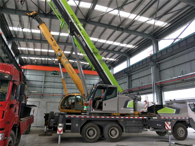 杏花岭区高空车出租需要注意哪些安全事项？