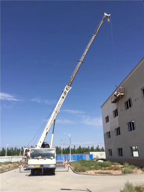 杏花岭区“轻装强干”—— 吊车的 “轻量化臂架” 技术